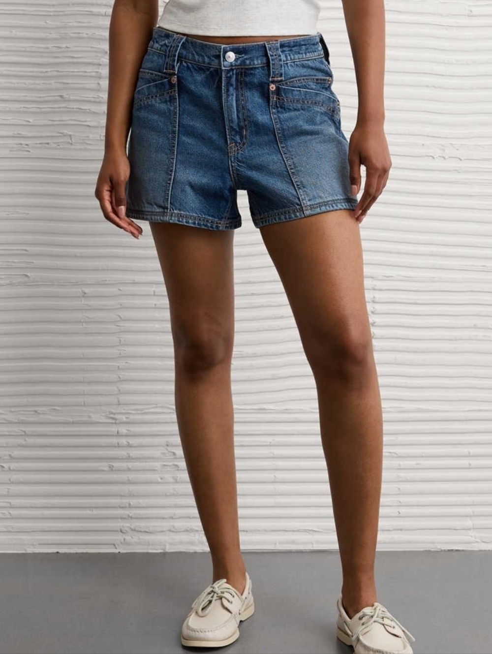 AE NWT Strigid Super High-Waisted Relaxed Denim Short